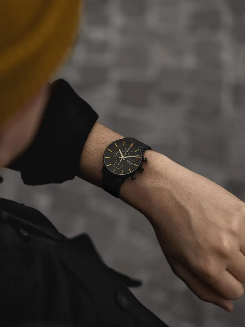 Fashion Junghans Form A Chronoscope, Datum Englisch